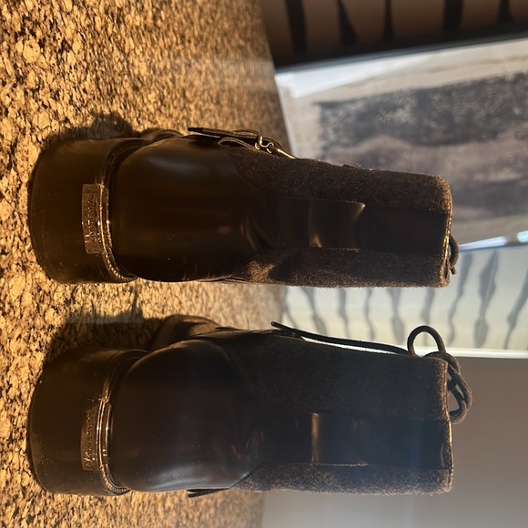 Burberry, flat ankle boots, black leather gray flannel uppers 40 Italian - Picture 2 of 7